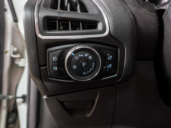 Ford Focus III с пробегом 2015 года, цена 899 000 рублей, 142157 км, хэтчбек, Автокод Объявления