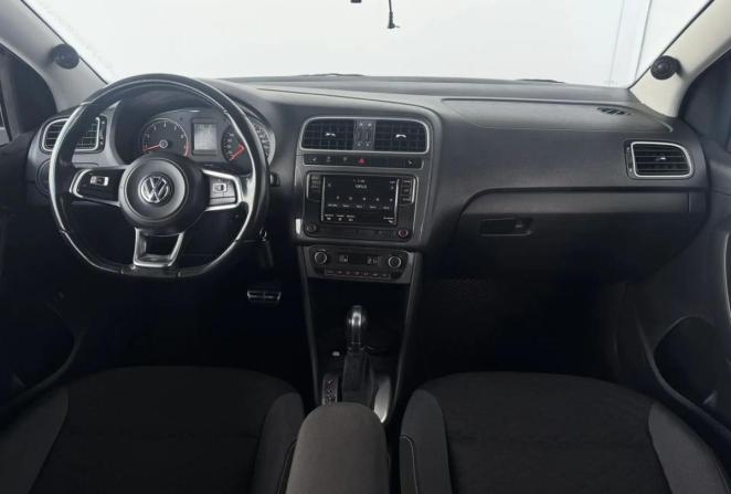 Volkswagen Polo V Рестайлинг с пробегом 2018 года, цена 1 349 000 рублей, 127456 км, седан, Автокод Объявления