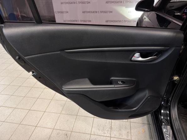 Kia Rio IV Рестайлинг с пробегом 2021 года, цена 1 589 000 рублей, 135000 км, хэтчбек, Автокод Объявления