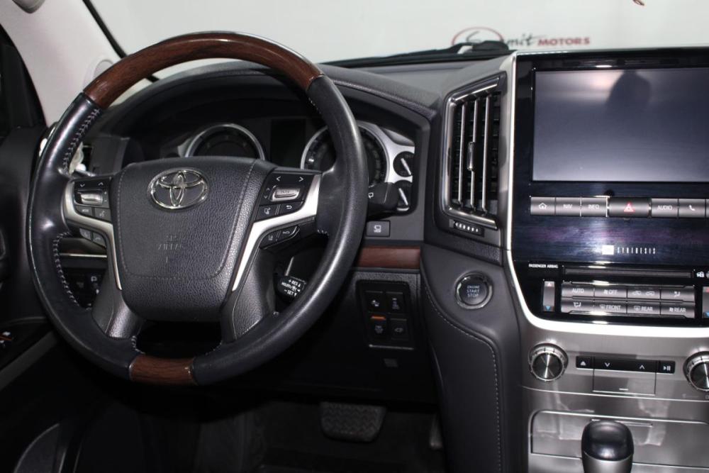 Toyota Land Cruiser 200 Series Рестайлинг 2 Владивосток  - изображение 18