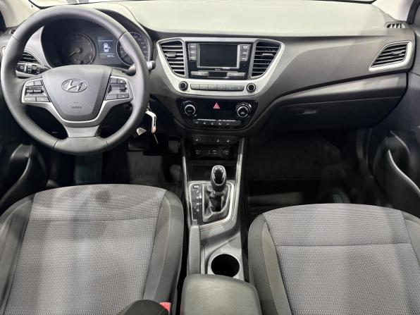 Hyundai Solaris II с пробегом 2017 года, цена 1 399 000 рублей, 100000 км, седан, Автокод Объявления