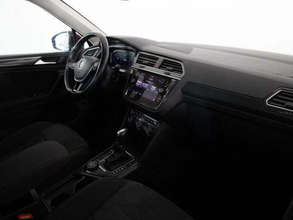 Volkswagen Tiguan II с пробегом 2019 года, цена 2 699 000 рублей, 124816 км, внедорожник, Автокод Объявления