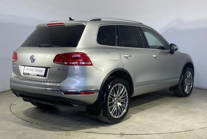 Volkswagen Touareg II Рестайлинг с пробегом 2015 года, цена 2 690 000 рублей, 243284 км, внедорожник, Автокод Объявления