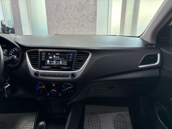 Hyundai Solaris II с пробегом 2018 года, цена 1 295 000 рублей, 114206 км, седан, Автокод Объявления