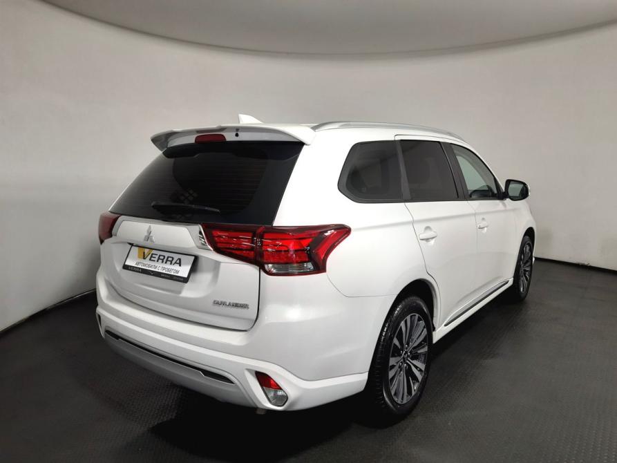 Mitsubishi Outlander III Рестайлинг 3 Пермь  - изображение 5
