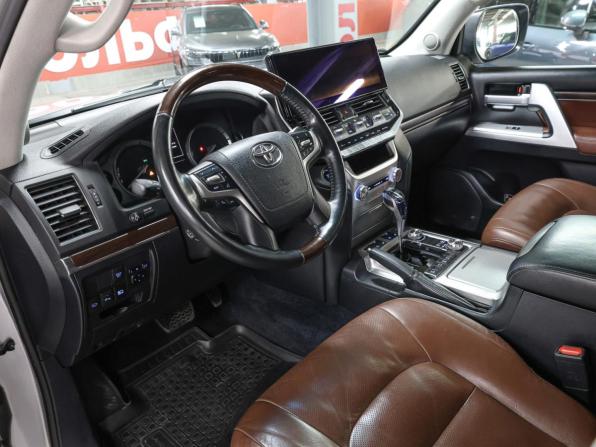 Toyota Land Cruiser 200 Series Рестайлинг 2 с пробегом 2017 года, цена 5 649 000 рублей, 273423 км, внедорожник, Автокод Объявления