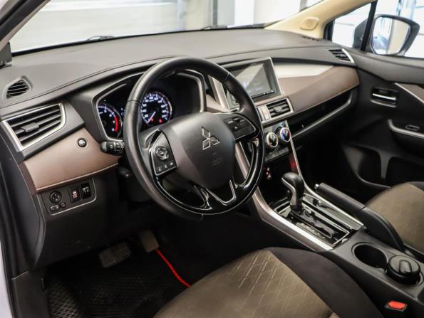 Mitsubishi Xpander I с пробегом 2022 года, цена 2 350 000 рублей, 56100 км, внедорожник, Автокод Объявления
