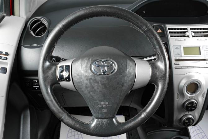 Toyota Yaris I Рестайлинг с пробегом 2006 года, цена 499 000 рублей, 242000 км, хэтчбек, Автокод Объявления