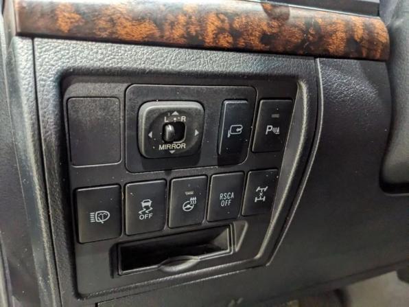Toyota Land Cruiser 200 Series Рестайлинг 1 с пробегом 2012 года, цена 3 190 000 рублей, 391615 км, внедорожник, Автокод Объявления