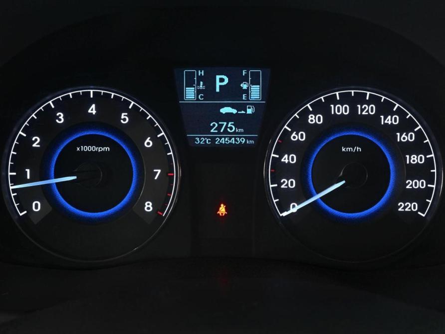 Hyundai Solaris I Рестайлинг Ростов-на-Дону  - изображение 15