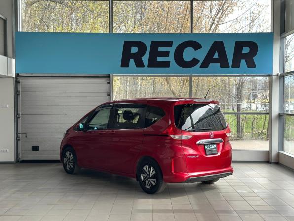 Honda Freed II с пробегом 2018 года, цена 1 610 000 рублей, 67117 км, компактвэн, Автокод Объявления
