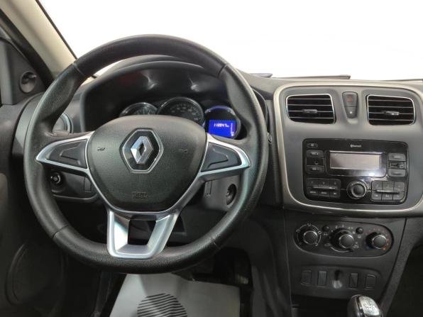 Renault Logan II Рестайлинг с пробегом 2018 года, цена 695 000 рублей, 113946 км, седан, Автокод Объявления