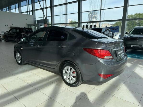 Hyundai Solaris I Рестайлинг с пробегом 2016 года, цена 995 000 рублей, 160591 км, седан, Автокод Объявления