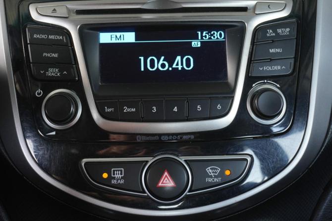 Hyundai Solaris I Рестайлинг с пробегом 2015 года, цена 860 000 рублей, 272435 км, седан, Автокод Объявления
