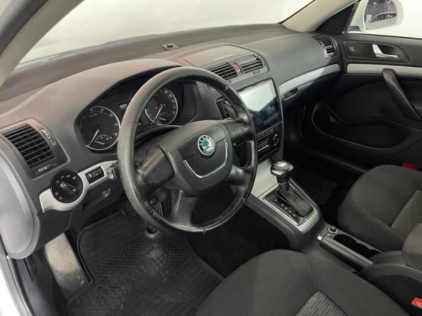 Skoda Octavia II (A5) Рестайлинг с пробегом 2012 года, цена 680 000 рублей, 322540 км, лифтбек, Автокод Объявления
