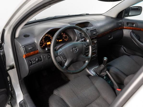 Toyota Avensis II с пробегом 2005 года, цена 700 000 рублей, 195272 км, седан, Автокод Объявления
