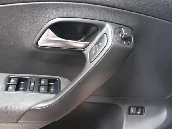 Volkswagen Polo V Рестайлинг с пробегом 2016 года, цена 798 000 рублей, 242170 км, седан, Автокод Объявления