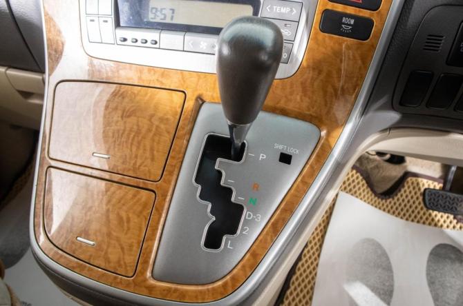 Toyota Alphard I Рестайлинг с пробегом 2007 года, цена 2 049 000 рублей, 348000 км, минивэн, Автокод Объявления