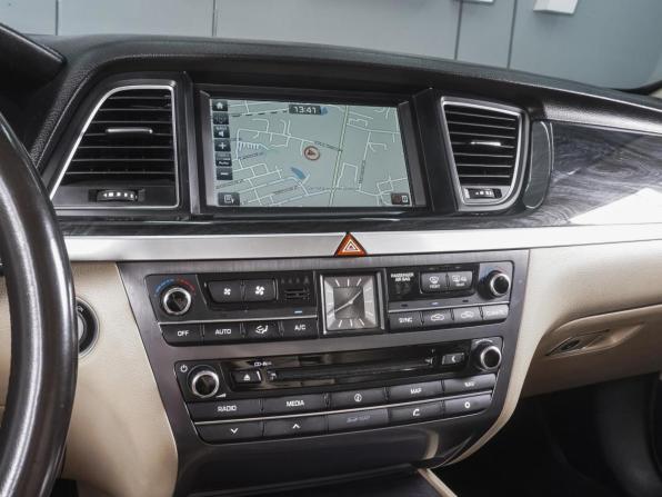 Hyundai Genesis II с пробегом 2014 года, цена 1 690 000 рублей, 257085 км, седан, Автокод Объявления