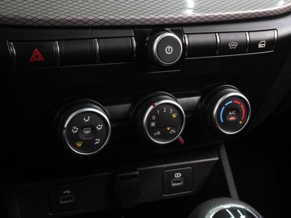 Lada (ВАЗ) Vesta I Рестайлинг (NG) с пробегом 2023 года, цена 1 378 000 рублей, 42820 км, седан, Автокод Объявления