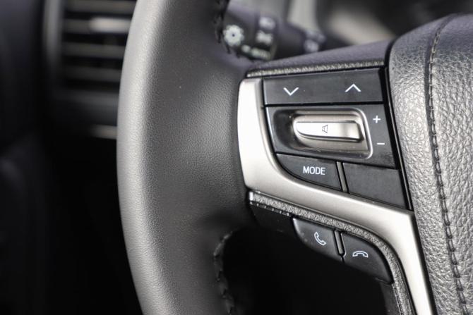 Toyota Land Cruiser Prado 150 Series Рестайлинг 2 с пробегом 2018 года, цена 4 659 000 рублей, 150000 км, внедорожник, Автокод Объявления