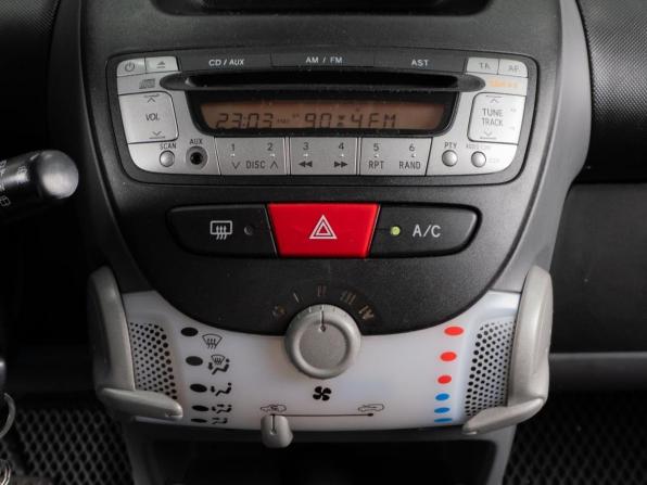 Peugeot 107 I Рестайлинг с пробегом 2011 года, цена 550 000 рублей, 90181 км, хэтчбек, Автокод Объявления