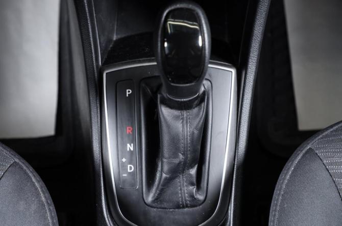 Hyundai Solaris I Рестайлинг с пробегом 2015 года, цена 1 179 000 рублей, 105000 км, хэтчбек, Автокод Объявления