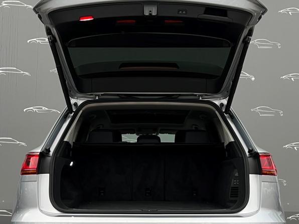 Volkswagen Touareg III с пробегом 2019 года, цена 4 396 400 рублей, 97019 км, внедорожник, Автокод Объявления