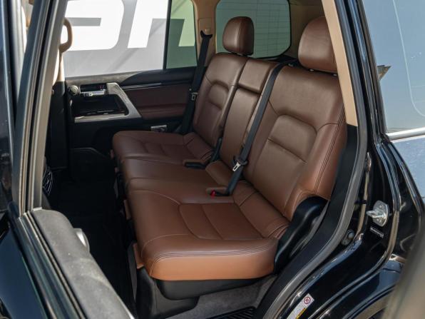 Toyota Land Cruiser 200 Series Рестайлинг 1 с пробегом 2014 года, цена 3 970 000 рублей, 330983 км, внедорожник, Автокод Объявления