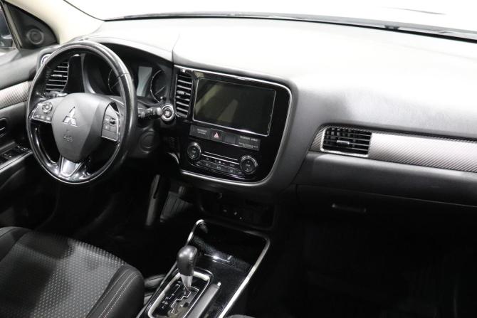 Mitsubishi Outlander III Рестайлинг 2 с пробегом 2018 года, цена 1 970 000 рублей, 113394 км, внедорожник, Автокод Объявления