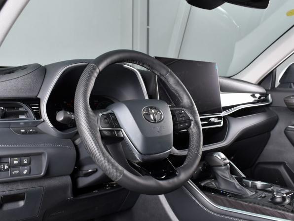 Toyota Highlander IV (XU70) с пробегом 2026 года, цена 5 274 995 рублей, 24 км, внедорожник, Автокод Объявления
