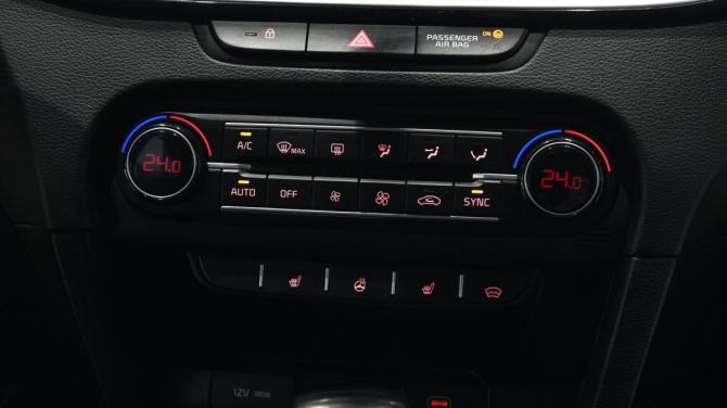 Kia Ceed III Рестайлинг с пробегом 2022 года, цена 1 970 000 рублей, 82215 км, универсал, Автокод Объявления