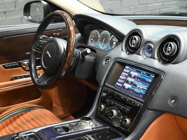 Jaguar XJ IV (X351) с пробегом 2013 года, цена 1 465 000 рублей, 157453 км, седан, Автокод Объявления