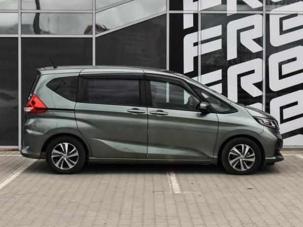 Honda Freed II Рестайлинг с пробегом 2019 года, цена 2 078 000 рублей, 36896 км, компактвэн, Автокод Объявления