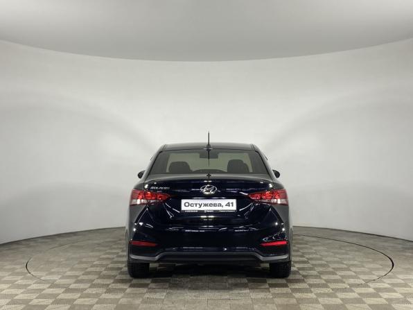 Hyundai Solaris II с пробегом 2017 года, цена 990 000 рублей, 136368 км, седан, Автокод Объявления