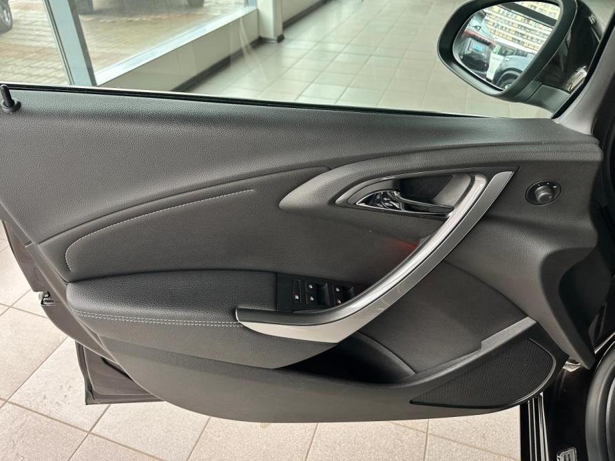 Opel Astra J Рестайлинг Санкт-Петербург  - изображение 13