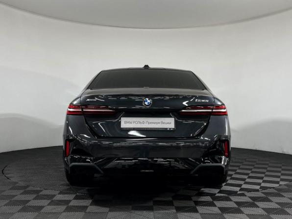 BMW 5 серии VIII (G60/G61/G68) с пробегом 2024 года, цена 8 730 000 рублей, 12952 км, седан, Автокод Объявления