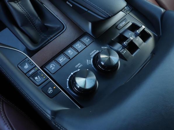 Lexus LX III Рестайлинг 2 с пробегом 2020 года, цена 9 200 000 рублей, 67606 км, внедорожник, Автокод Объявления