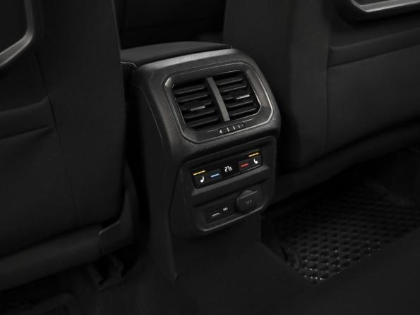 Volkswagen Tiguan II с пробегом 2018 года, цена 2 224 000 рублей, 37988 км, внедорожник, Автокод Объявления
