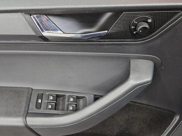 Skoda Rapid I Рестайлинг с пробегом 2019 года, цена 1 275 000 рублей, 83780 км, лифтбек, Автокод Объявления