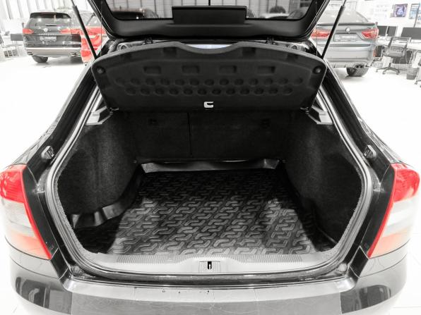 Skoda Octavia II (A5) Рестайлинг с пробегом 2013 года, цена 650 000 рублей, 220766 км, лифтбек, Автокод Объявления