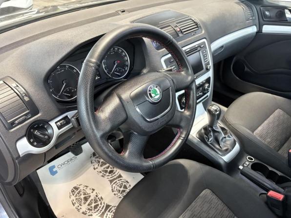Skoda Octavia II (A5) Рестайлинг с пробегом 2009 года, цена 699 000 рублей, 294000 км, лифтбек, Автокод Объявления