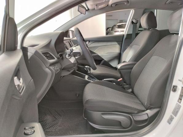 Hyundai Solaris II с пробегом 2018 года, цена 1 420 000 рублей, 136729 км, седан, Автокод Объявления