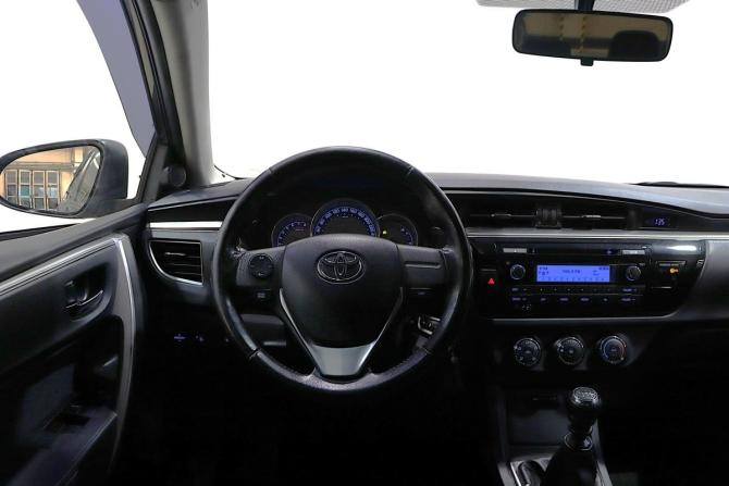 Toyota Corolla XI (E160 E170 E180) с пробегом 2013 года, цена 1 325 000 рублей, 120000 км, седан, Автокод Объявления