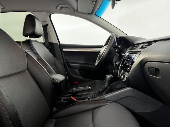 Skoda Octavia III (A7) Рестайлинг с пробегом 2017 года, цена 1 420 000 рублей, 199340 км, лифтбек, Автокод Объявления