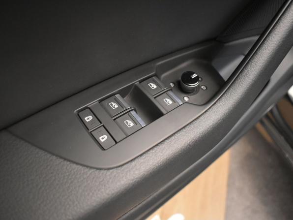 Audi A6 V (C8) Рестайлинг с пробегом 2024 года, цена 6 890 000 рублей, 32800 км, седан, Автокод Объявления