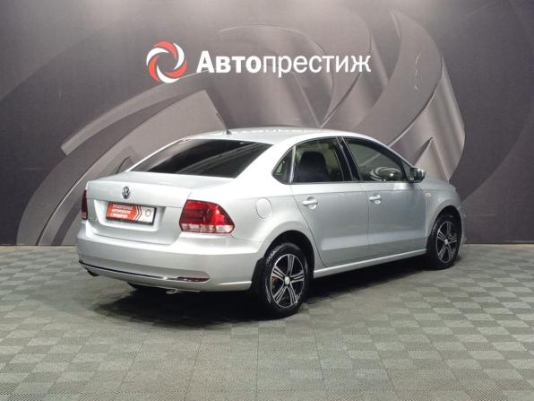 Volkswagen Polo V Рестайлинг с пробегом 2016 года, цена 999 000 рублей, 121000 км, седан, Автокод Объявления