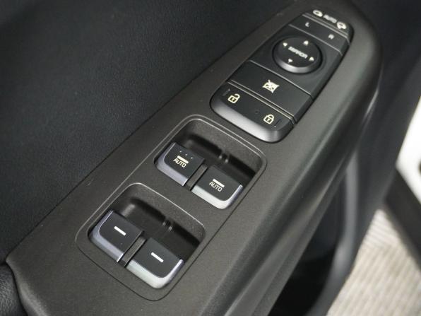 Kia Sportage IV Рестайлинг с пробегом 2018 года, цена 2 379 000 рублей, 81000 км, внедорожник, Автокод Объявления