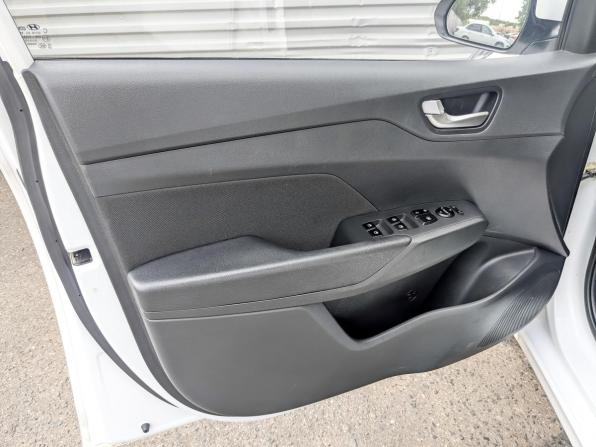 Hyundai Solaris II Рестайлинг с пробегом 2022 года, цена 1 650 000 рублей, 76792 км, седан, Автокод Объявления