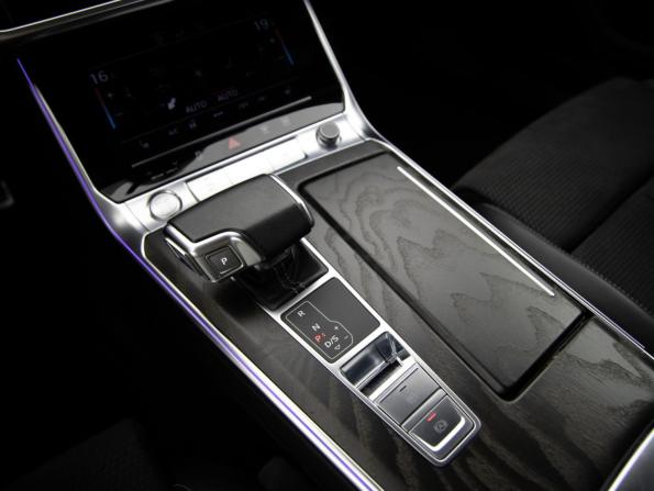 Audi A6 V (C8) с пробегом 2019 года, цена 3 349 000 рублей, 147455 км, седан, Автокод Объявления